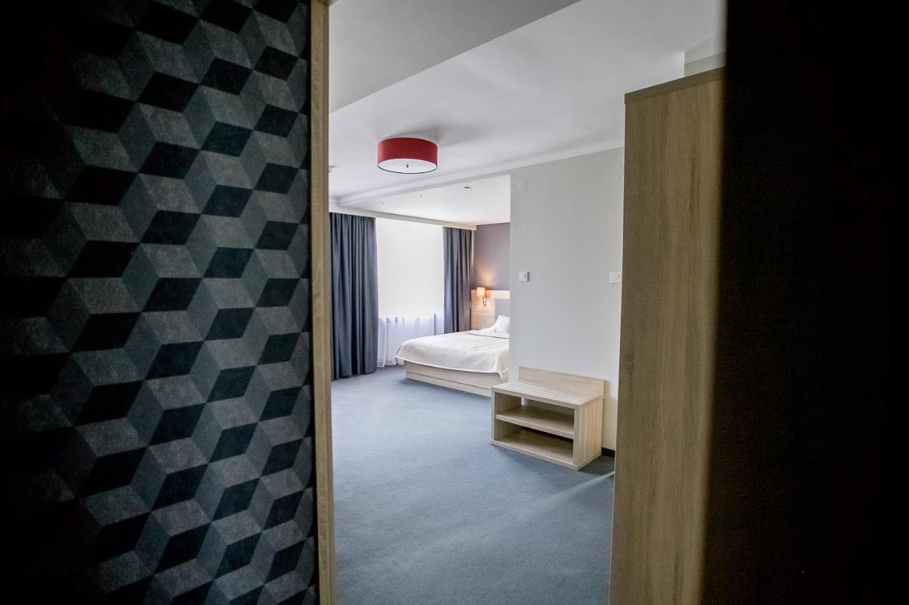 Elba Hotel Ostroleka  Extérieur photo